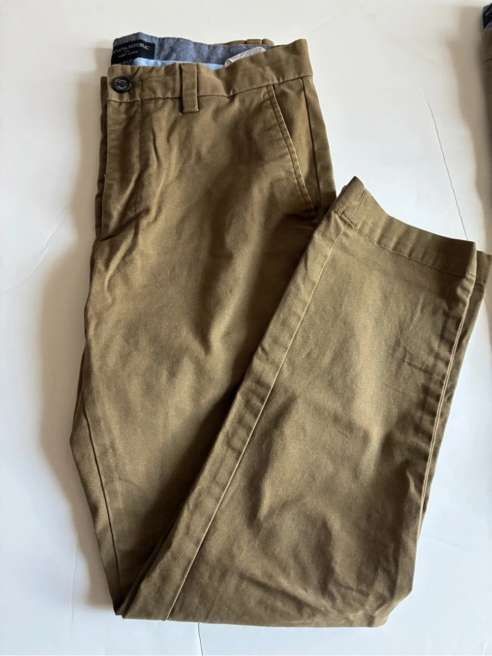 2 Banana Republic Men's Chinos in dark khaki and Light Khaki
